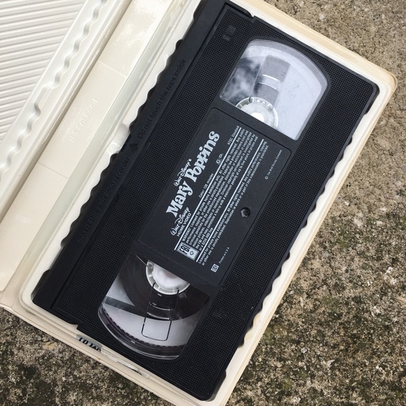 Mary Poppins VHS Disney - Picture 2 of 6